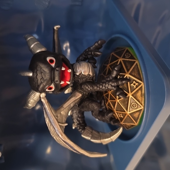 SKYLANDERS Spyros Adventure Castle  & 7 Skylanders includes 3DS Portal of Power - Picture 5 of 16